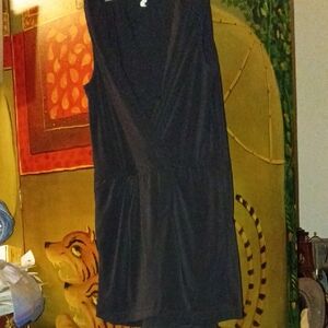 BCBGeneration Black Sleeveless V-Neck Mini Skirts jumper